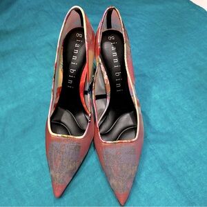 Gianni Bini Pamalaa Printed Mesh Architectural Wedge Pumps Sz 8 available